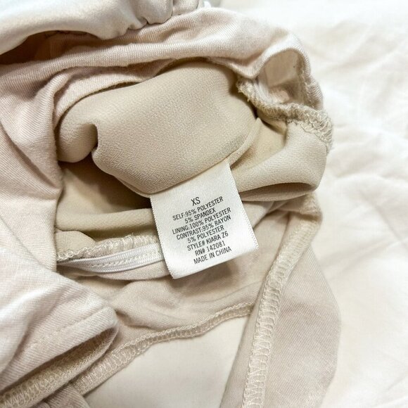 Francesca’s Mi Ami Champagne Satin Button Front Bodysuit Women’s Size XS - Picture 9 of 9